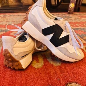 New Balance Women’s Classic 327 - White and Black Sneakers - LIKE NEW